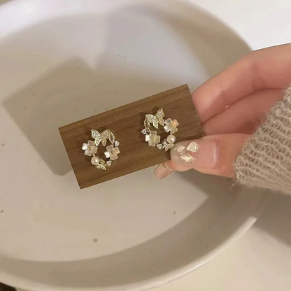 Butter Bloom Pearl Earrings