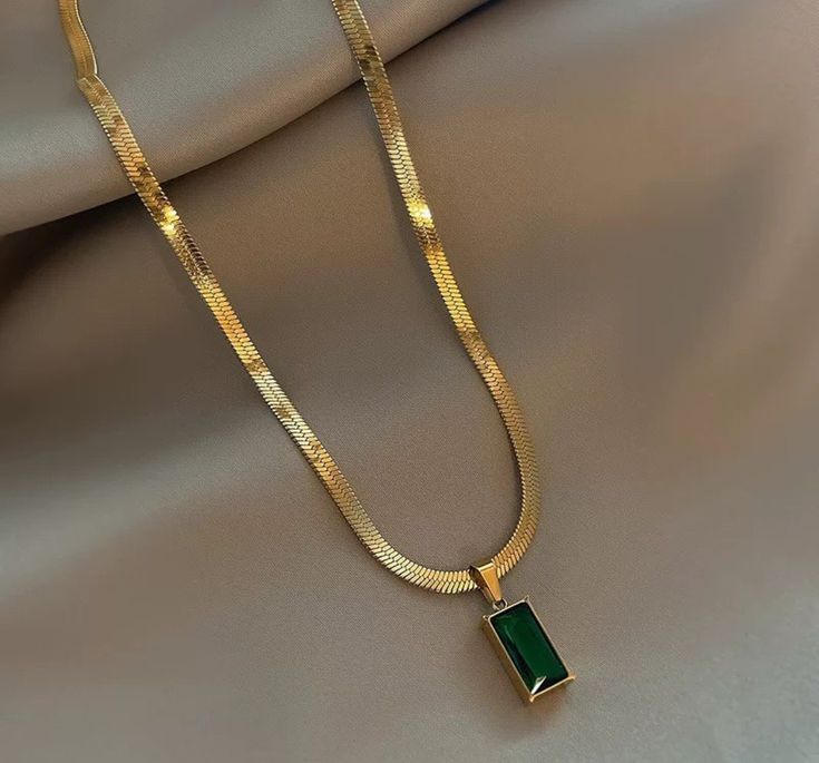 Green Emerald Radiance Anti- Tarnish Necklace